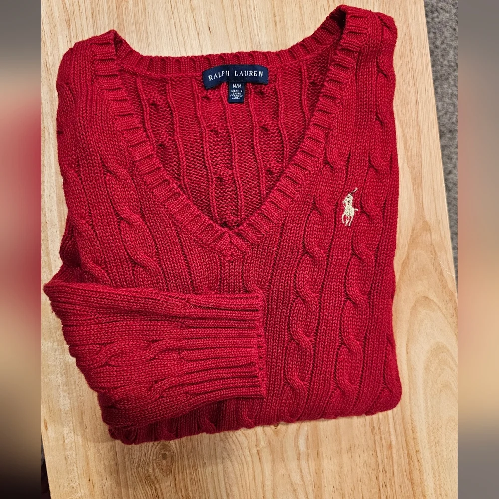 NWOT L-RL Women's V-Neck Cable Knit Red Sweater With Gold Logo Size-M - Picture 2 of 8